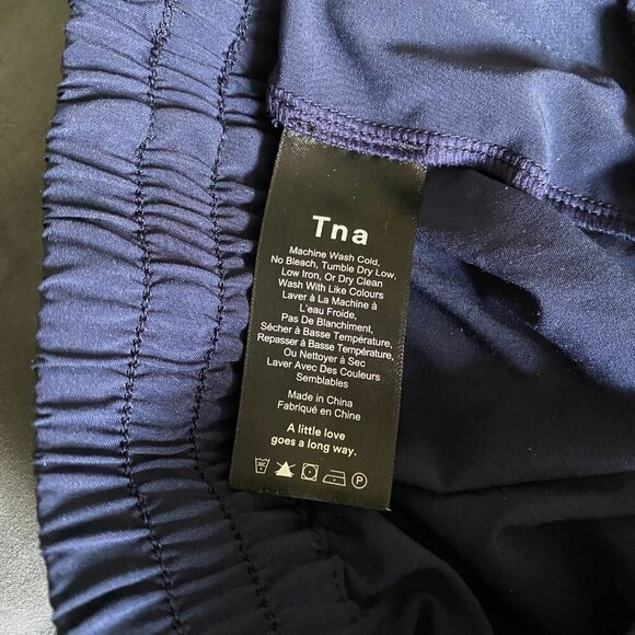 Aritzia TNA | EUC Holieway Culotte Pants in Navy Blue Size Medium - Picture 9 of 10